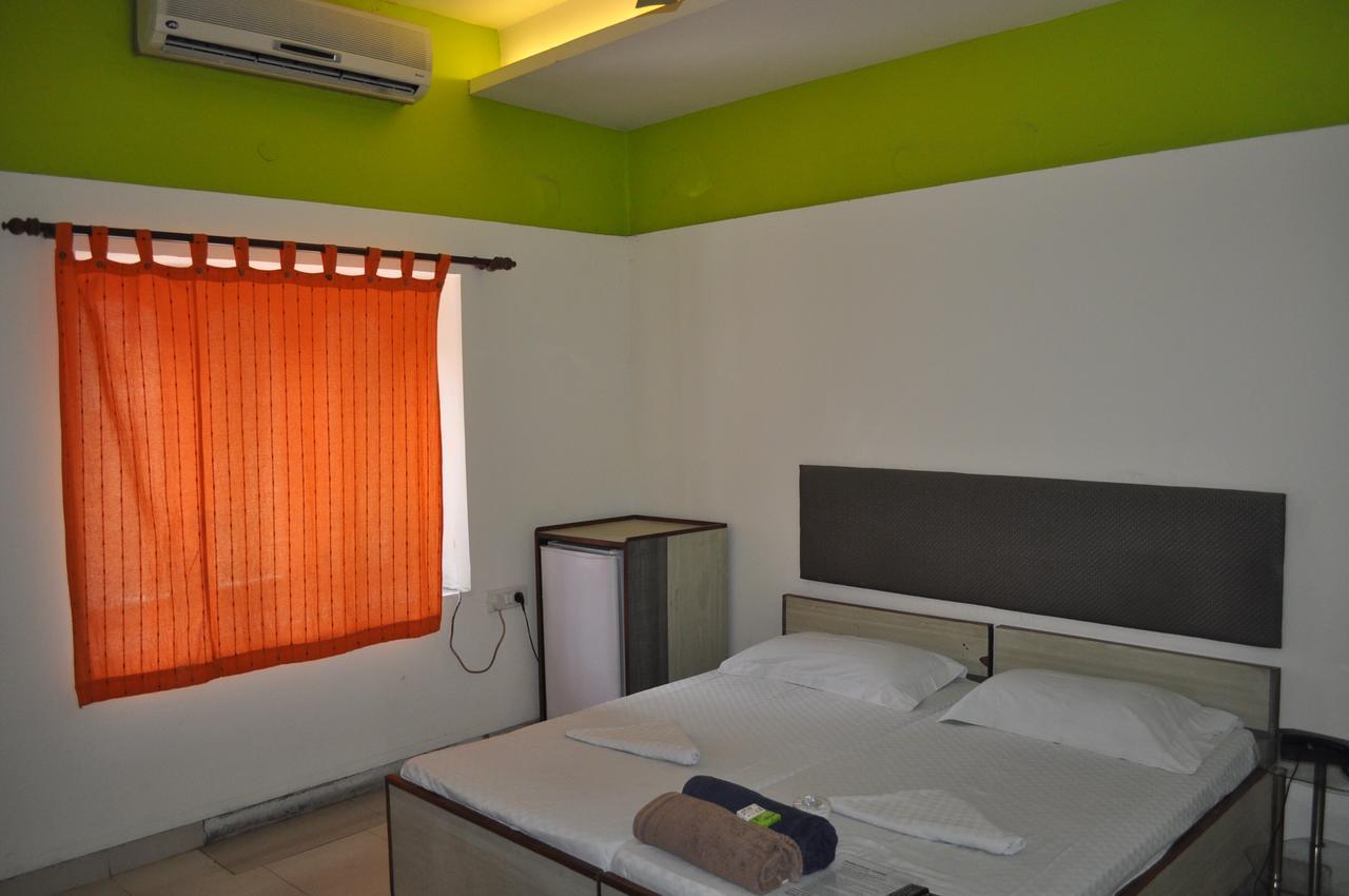 Hotel Kabli Nuova Delhi Esterno foto