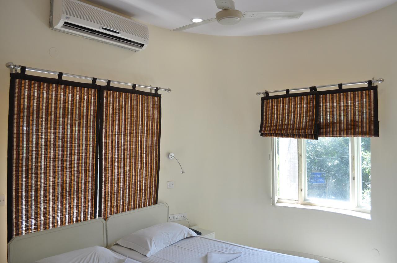 Hotel Kabli Nuova Delhi Esterno foto