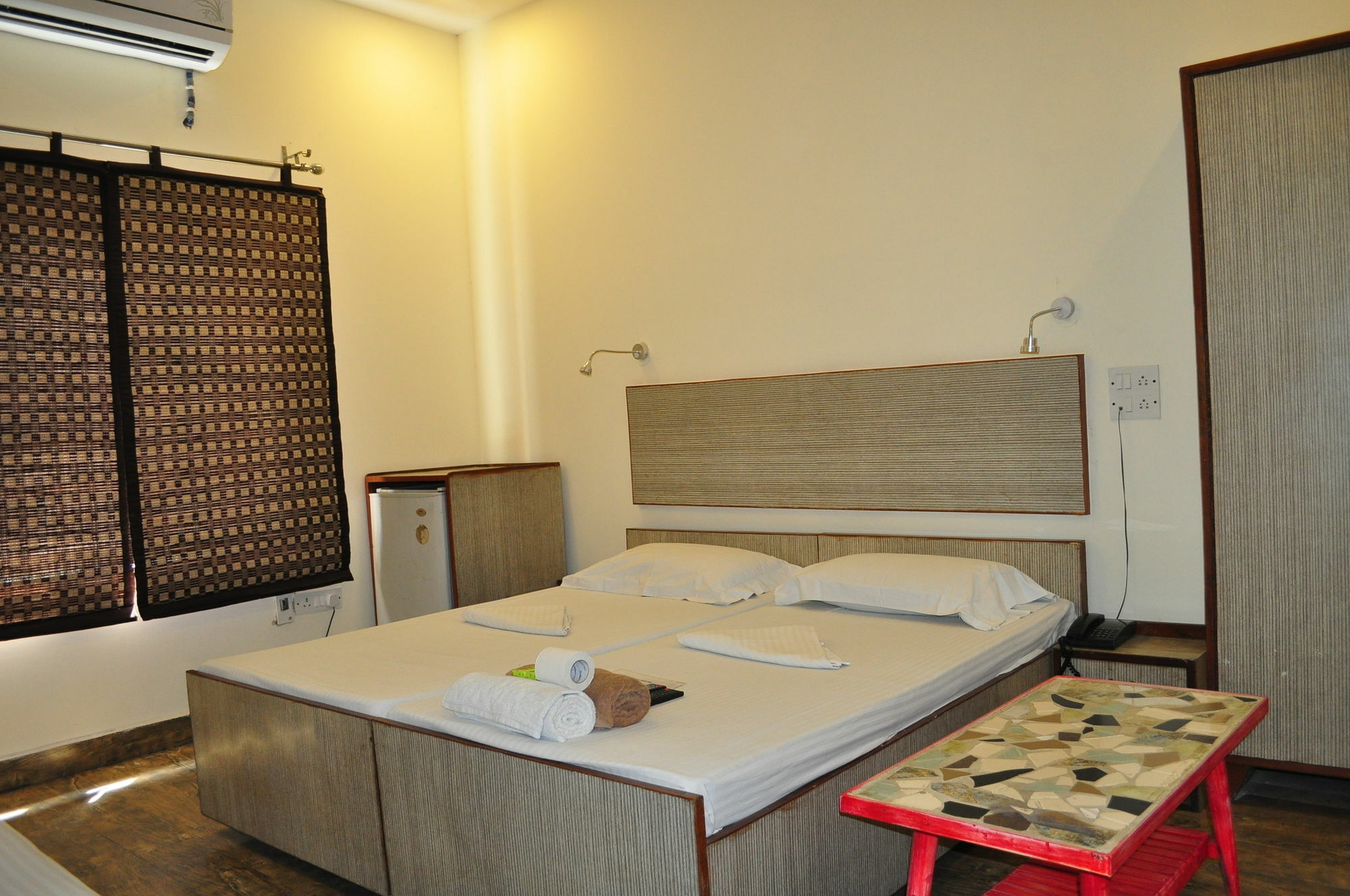 Hotel Kabli Nuova Delhi Esterno foto